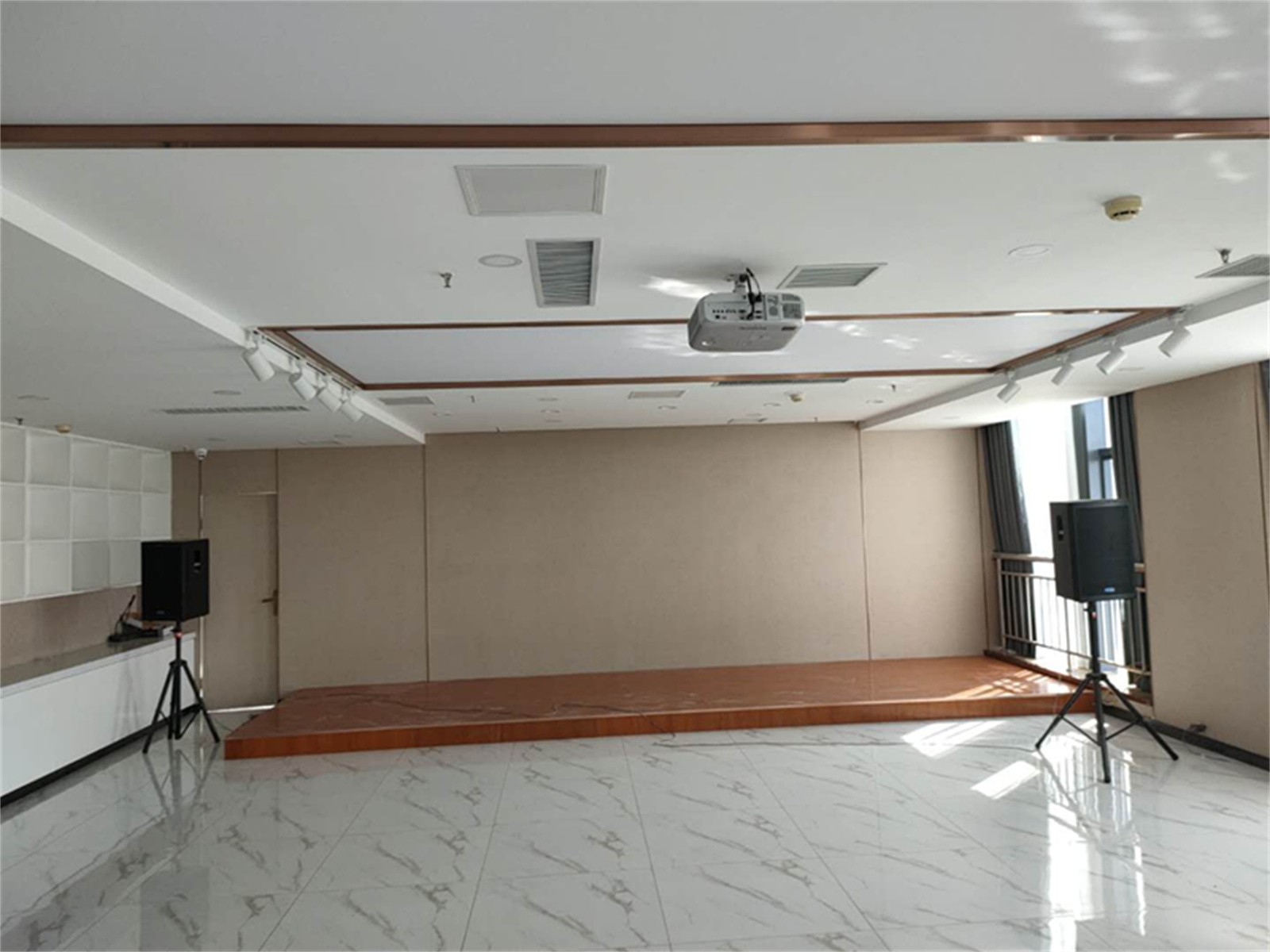 中鋼網(wǎng)完工報告廳02.jpg
